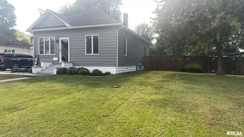 605 Election St, Benton, IL 62812 photo 3