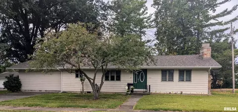 602 S Binkley St, West Frankfort, IL 62896