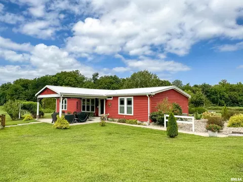 140 Light Ln, Dongola, IL 62926