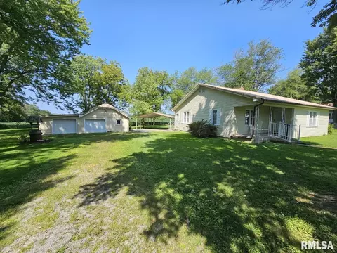103 N Barton Ave, Bluford, IL 62814