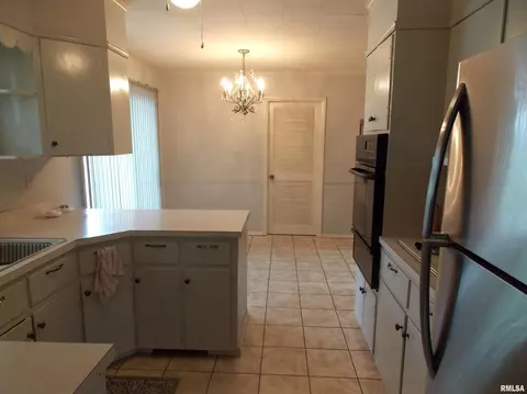 517 S Walnut St, Sandoval, IL 62882 photo 12