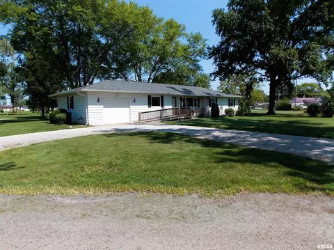517 S Walnut St, Sandoval, IL 62882 photo 3