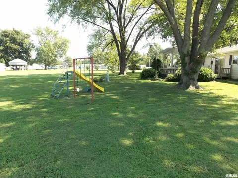 517 S Walnut St, Sandoval, IL 62882 photo 31
