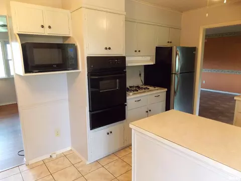 517 S Walnut St, Sandoval, IL 62882 photo 10