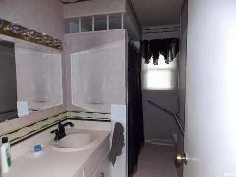 517 S Walnut St, Sandoval, IL 62882 photo 20