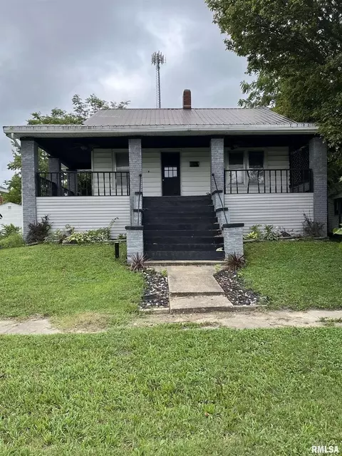 109 E Rose St, Harrisburg, IL 62946