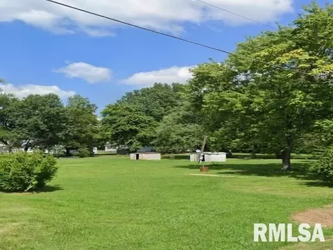 624 Roberts St, Harrisburg, IL 62946