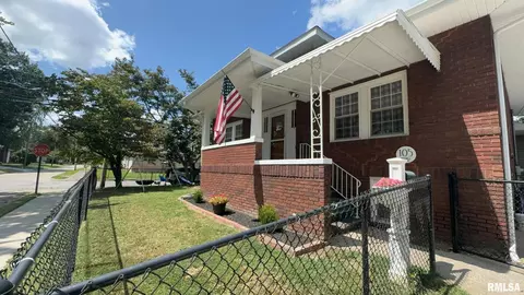 105 Mitchell St, Benton, IL 62812 photo 3