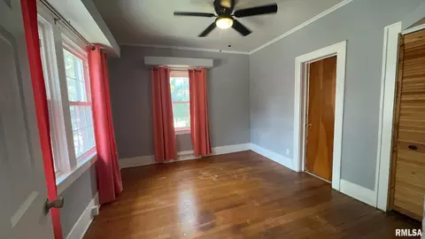 105 Mitchell St, Benton, IL 62812 photo 6