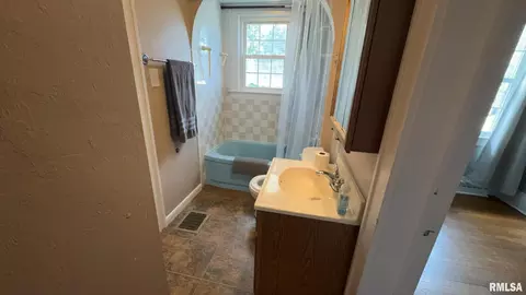 105 Mitchell St, Benton, IL 62812 photo 14