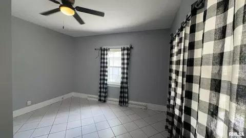 105 Mitchell St, Benton, IL 62812 photo 5