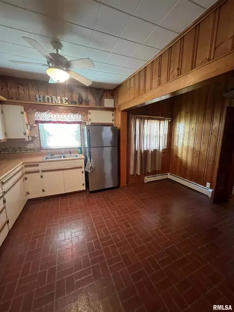 421 S 16th St, Herrin, IL 62948 photo 10