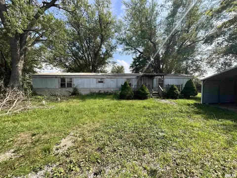7732 Brubaker Rd, Kinmundy, IL 62854