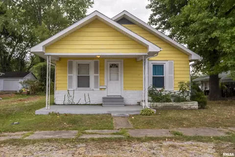 212 W 6th St, West Frankfort, IL 62896