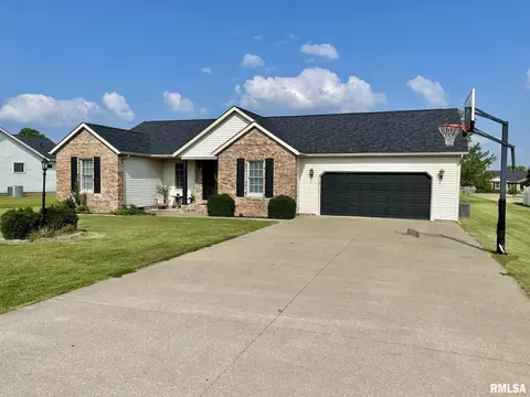 3208 Palomino Ct, Herrin, IL 62948