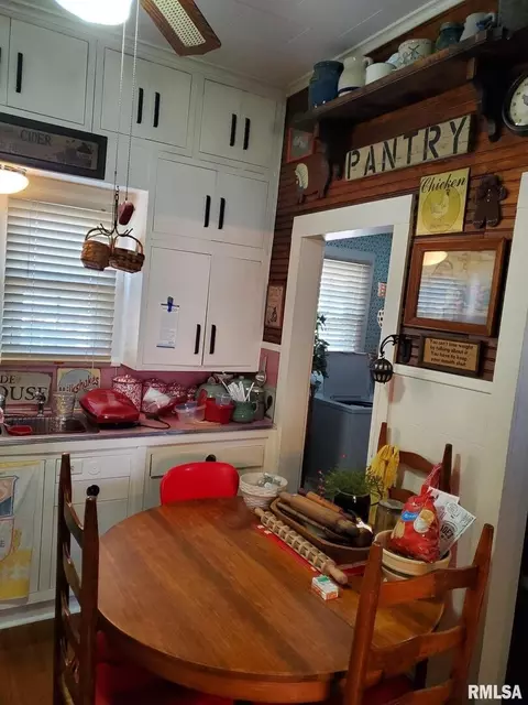 1315 W Monroe Rd, Herrin, IL 62948 photo 29