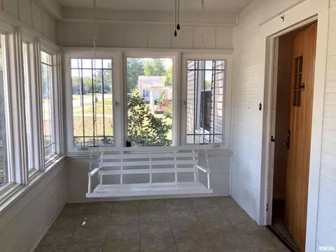 1315 W Monroe Rd, Herrin, IL 62948 photo 3