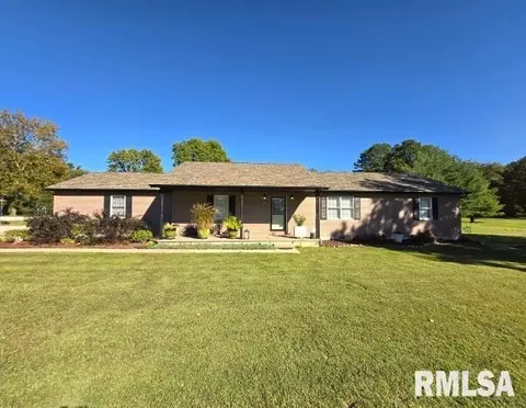 15676 E Blackward Ln, Mount Vernon, IL 62864