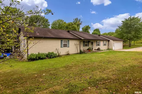 4040 Boskydell Rd, Carbondale, IL 62903