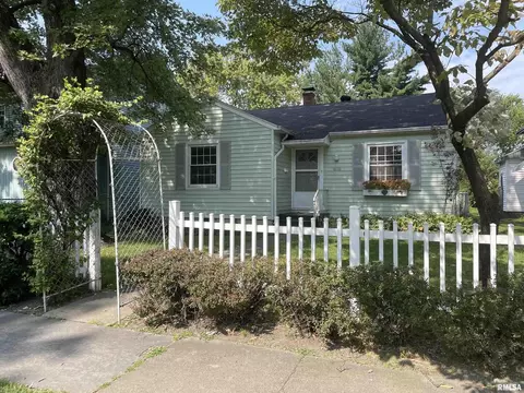 618 S Elm St, Centralia, IL 62801