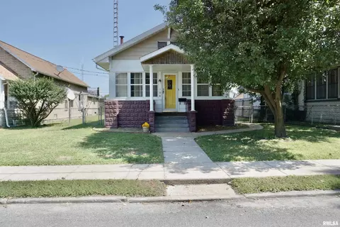108 S Mulberry St, Du Quoin, IL 62832