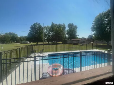 206 E Burley St, Valier, IL 62891 photo 9