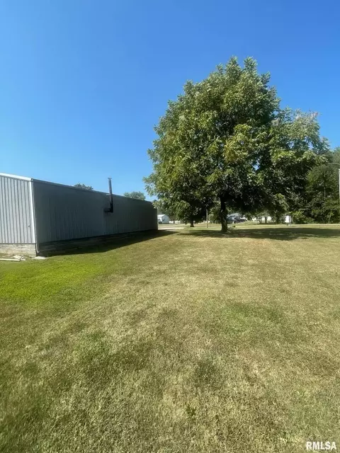 206 E Burley St, Valier, IL 62891 photo 6