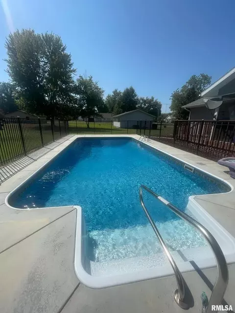 206 E Burley St, Valier, IL 62891 photo 11