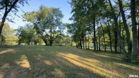000 Rose Ln, Benton, IL 62812
