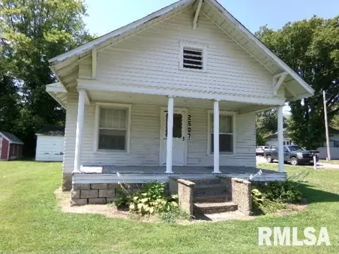 2507 Illinois Ave, Eldorado, IL 62930