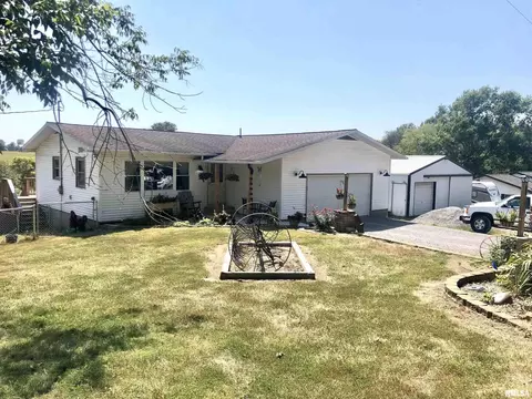 11261 Day Rd, Marion, IL 62959