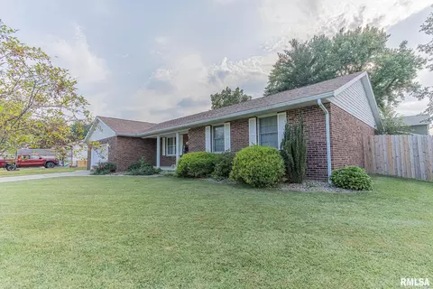 602 Osage Dr, Centralia, IL 62801 photo 3