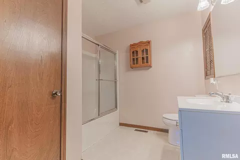 602 Osage Dr, Centralia, IL 62801 photo 17