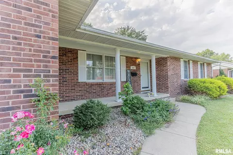 602 Osage Dr, Centralia, IL 62801 photo 2