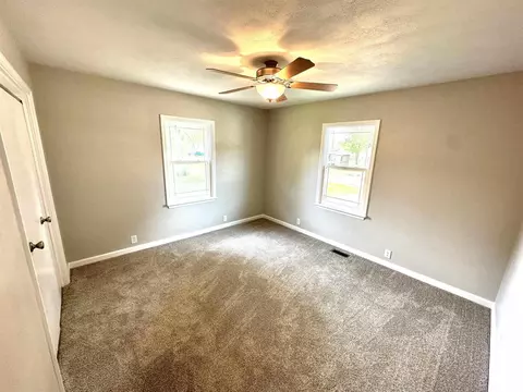 119 Randolph Dr, Centralia, IL 62801 photo 8
