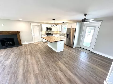 119 Randolph Dr, Centralia, IL 62801 photo 5