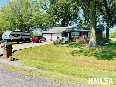 206 Golf Ln, Centralia, IL 62801