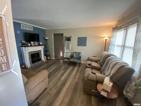 206 Golf Ln, Centralia, IL 62801 photo 2
