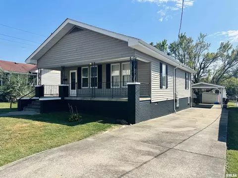 103 W South St, Harrisburg, IL 62946