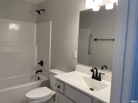 202 Olivia Dr, Marion, IL 62959 photo 5