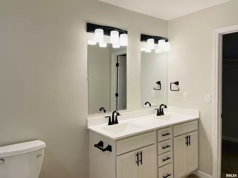 202 Olivia Dr, Marion, IL 62959 photo 7