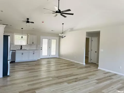 202 Olivia Dr, Marion, IL 62959 photo 3