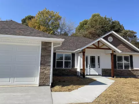 202 Olivia Dr, Marion, IL 62959
