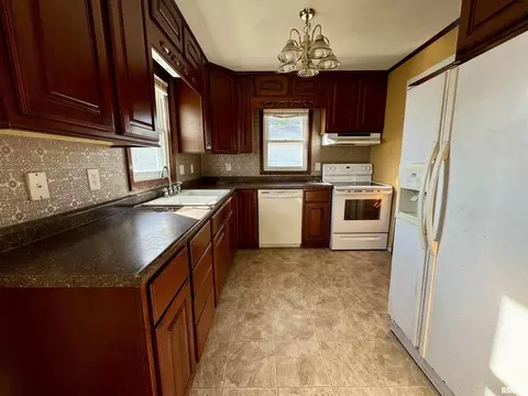 706 Mckinley St, Anna, IL 62906 photo 8