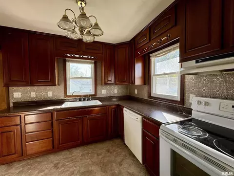 706 Mckinley St, Anna, IL 62906 photo 7