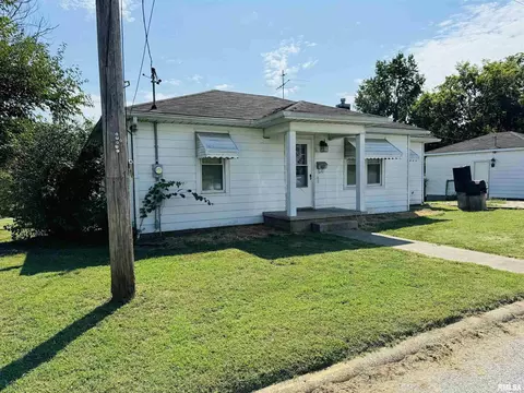 706 Mckinley St, Anna, IL 62906