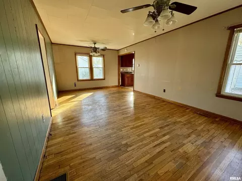 706 Mckinley St, Anna, IL 62906 photo 10