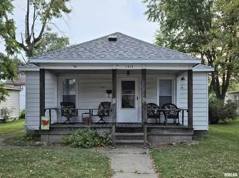1514 S Poplar St, Centralia, IL 62801