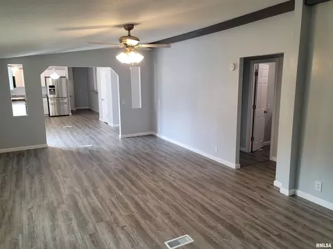 311 E Main St, Odin, IL 62870 photo 13