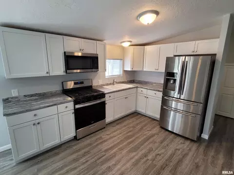 311 E Main St, Odin, IL 62870 photo 9